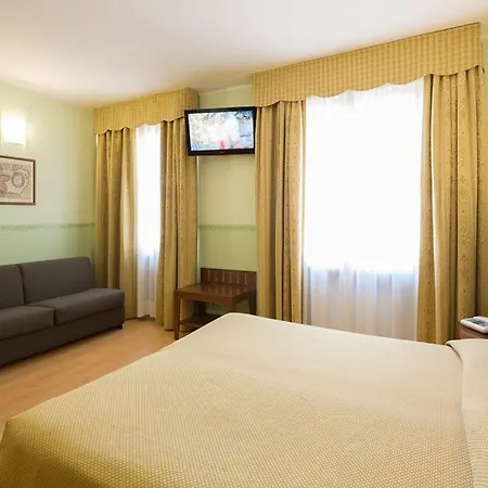 Terminus & Plaza 3* Pisa