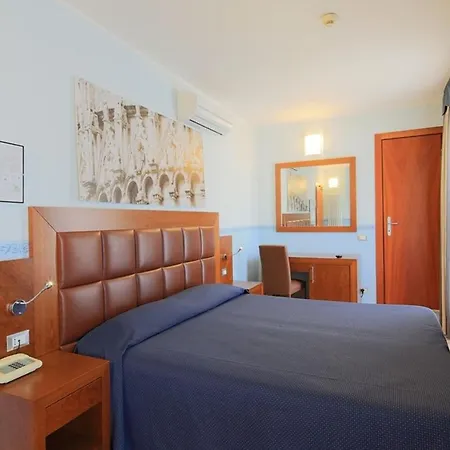 Terminus & Plaza Hotel 3*