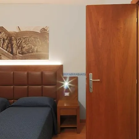 Terminus & Plaza 3* Pisa
