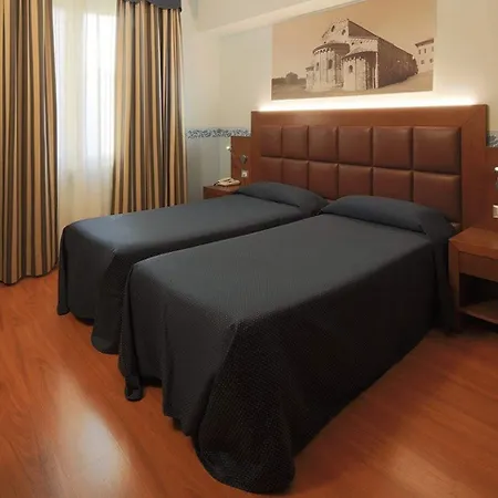 Terminus & Plaza 3* Piza